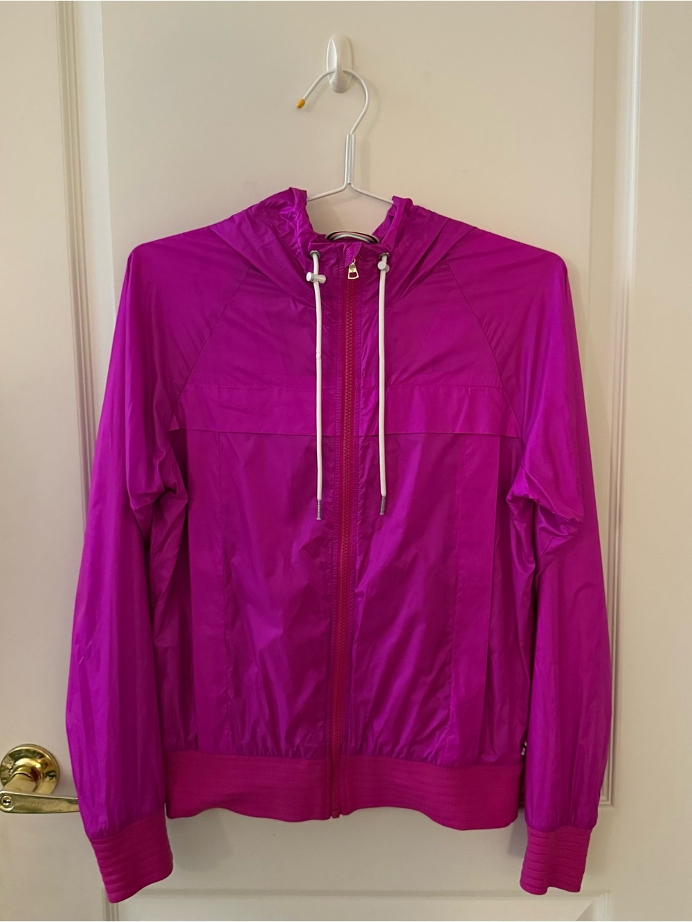 ARITZIA TNA Retro Windbreaker Jacket